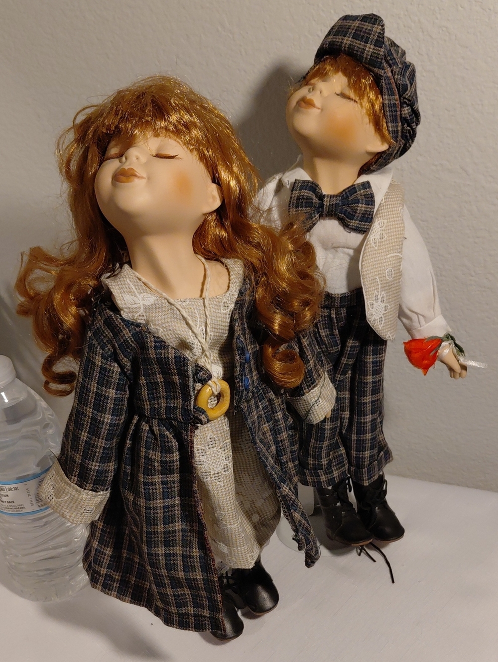 Rose Collection Kissing Dolls